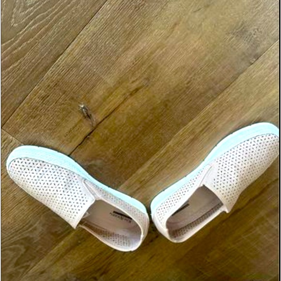 Women’s Loafers/Slides - Picture 2 of 4